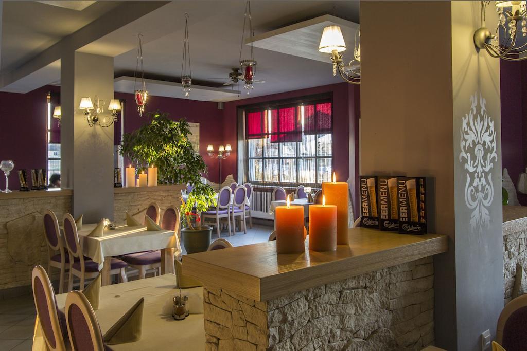 Hotel Notabene Świdnik エクステリア 写真