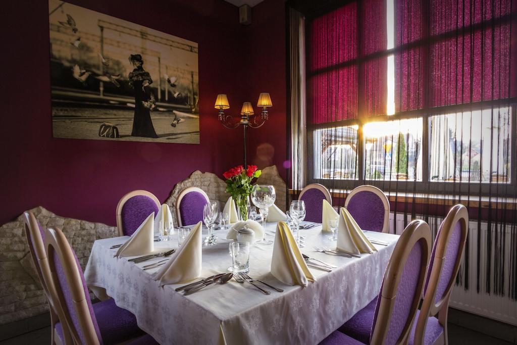 Hotel Notabene Świdnik エクステリア 写真