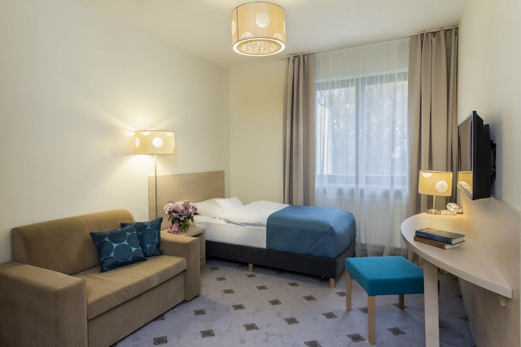 Hotel Notabene Świdnik エクステリア 写真
